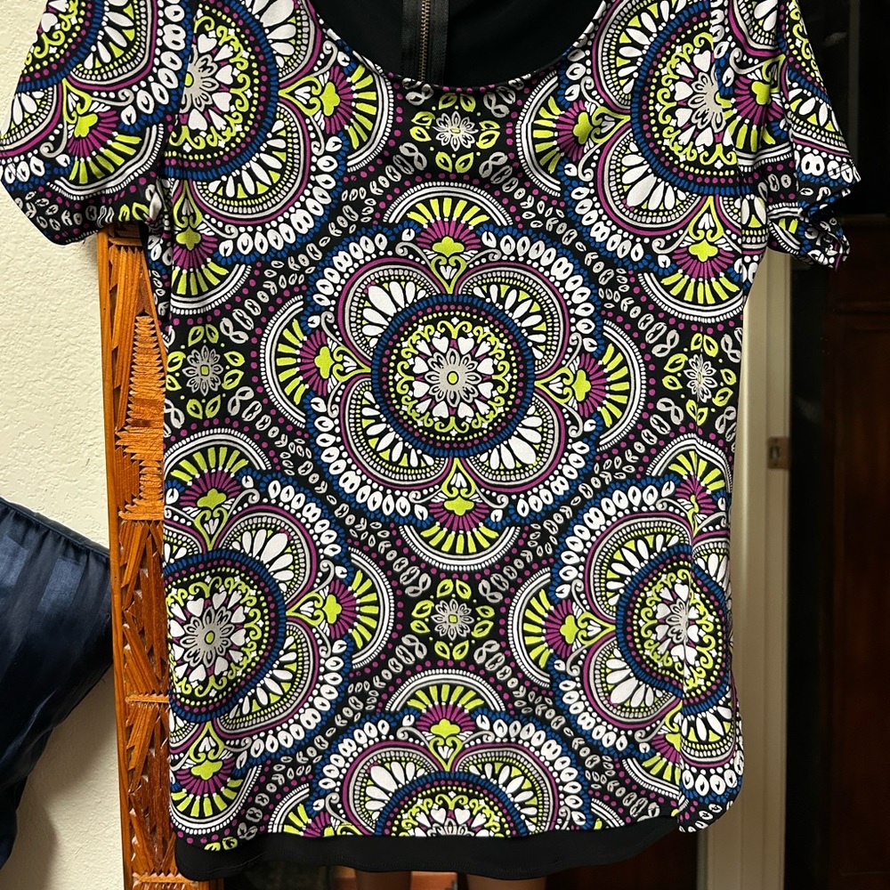Cynthia Rowley Black and White Mandala Short Sleeve Top